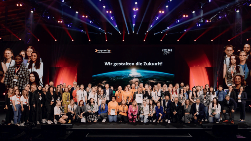 Gruppenfoto - Lehrlingshackathon Female Edition 2024-min